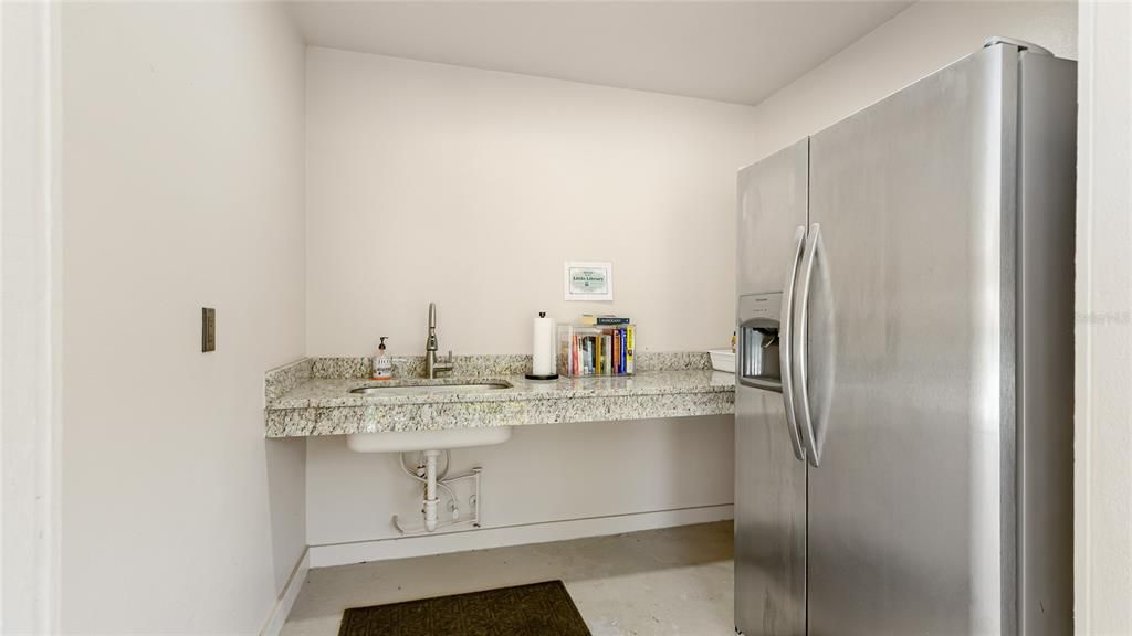 For Sale: $279,500 (2 beds, 2 baths, 1412 Square Feet)