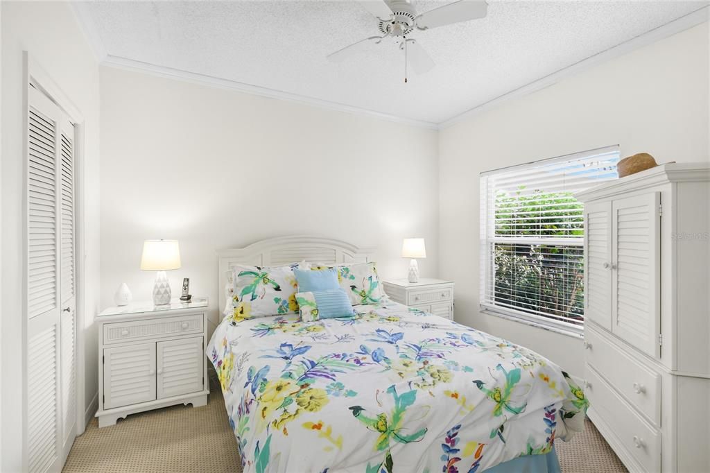 For Sale: $279,500 (2 beds, 2 baths, 1412 Square Feet)