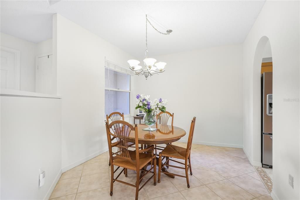 For Sale: $279,500 (2 beds, 2 baths, 1412 Square Feet)