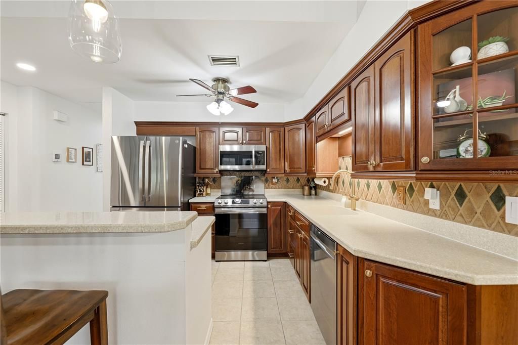 На продажу: $375,000 (3 спален, 2 ванн, 1324 Квадратных фут)
