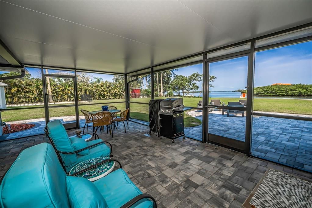 For Sale: $1,795,000 (3 beds, 2 baths, 2496 Square Feet)