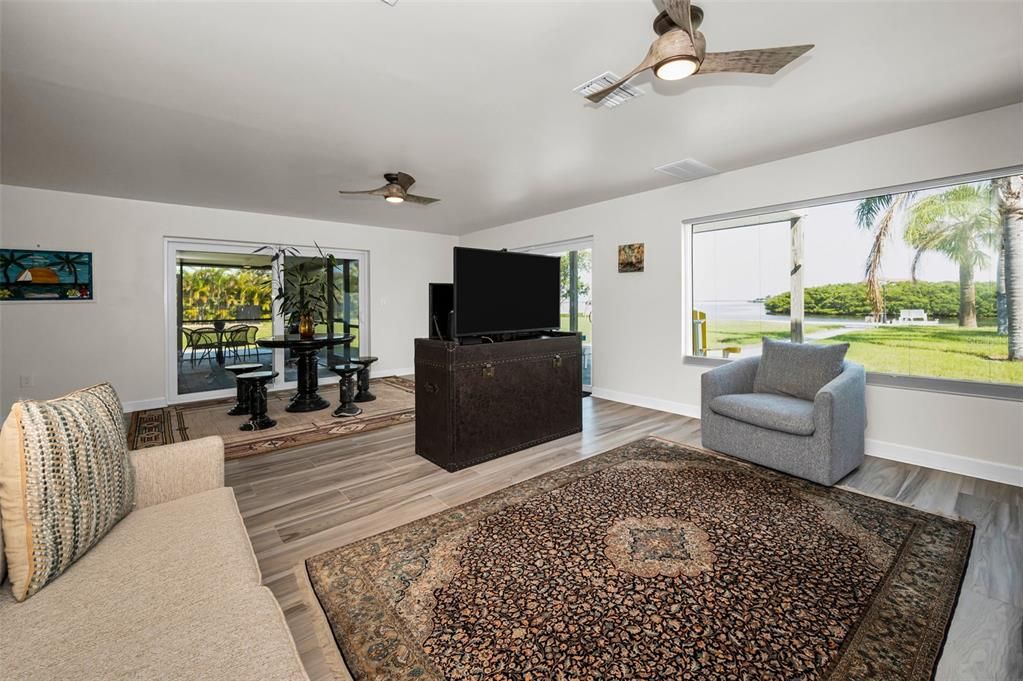 For Sale: $1,795,000 (3 beds, 2 baths, 2496 Square Feet)