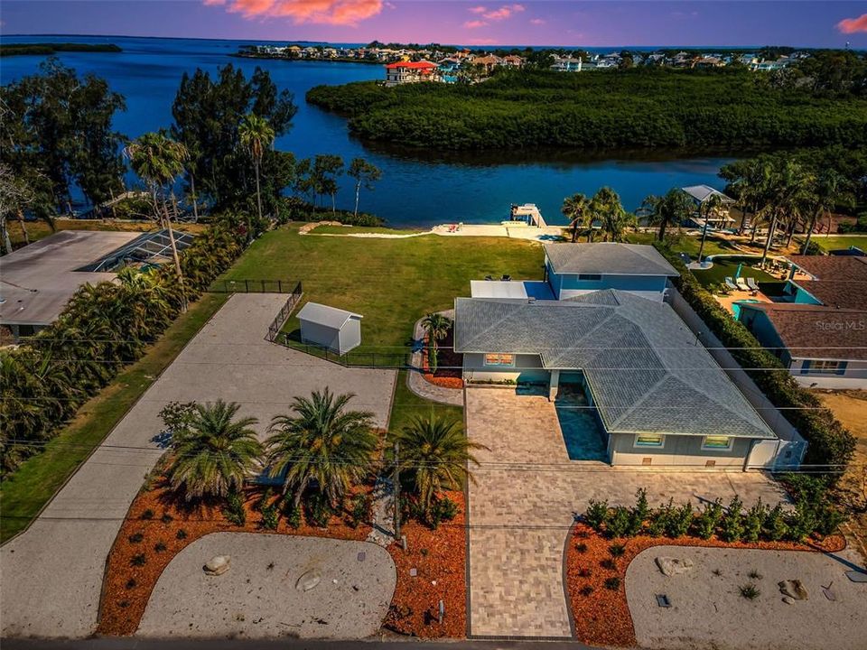 For Sale: $1,795,000 (3 beds, 2 baths, 2496 Square Feet)