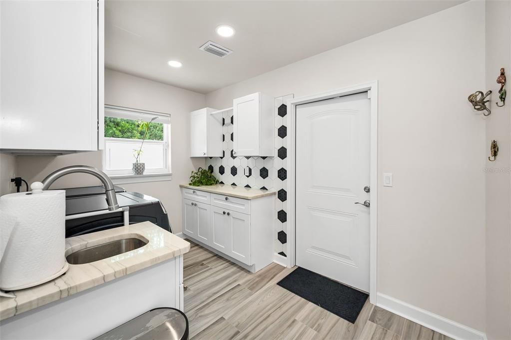 For Sale: $1,795,000 (3 beds, 2 baths, 2496 Square Feet)