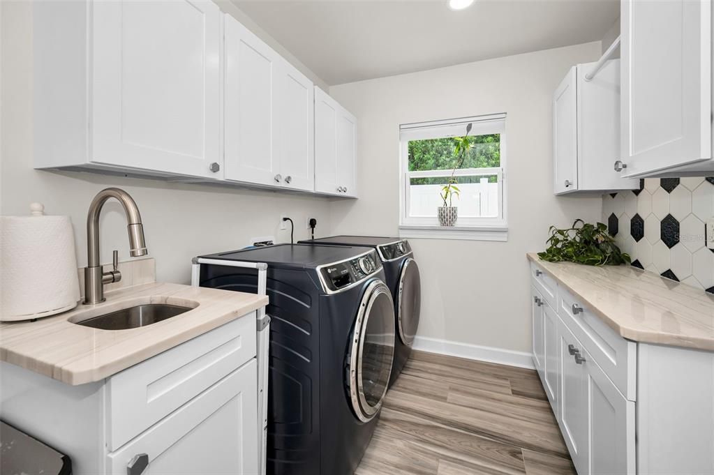 For Sale: $1,795,000 (3 beds, 2 baths, 2496 Square Feet)
