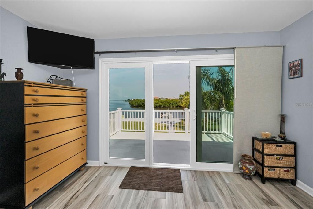For Sale: $1,795,000 (3 beds, 2 baths, 2496 Square Feet)