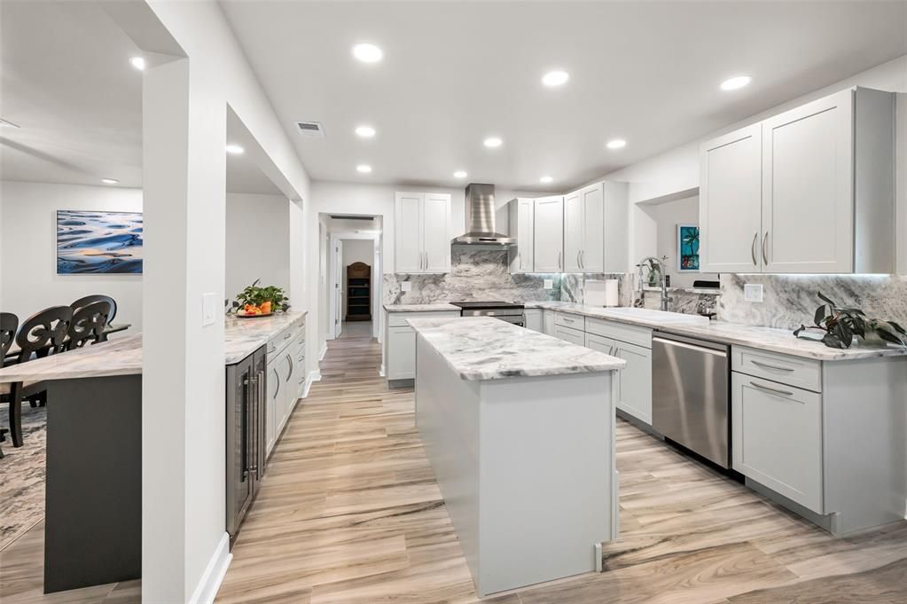 For Sale: $1,795,000 (3 beds, 2 baths, 2496 Square Feet)