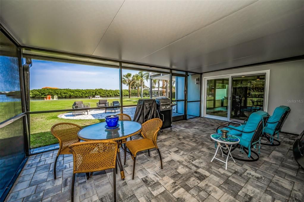 For Sale: $1,795,000 (3 beds, 2 baths, 2496 Square Feet)