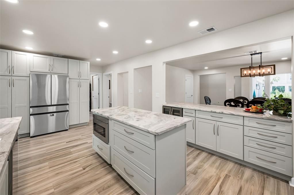 For Sale: $1,795,000 (3 beds, 2 baths, 2496 Square Feet)