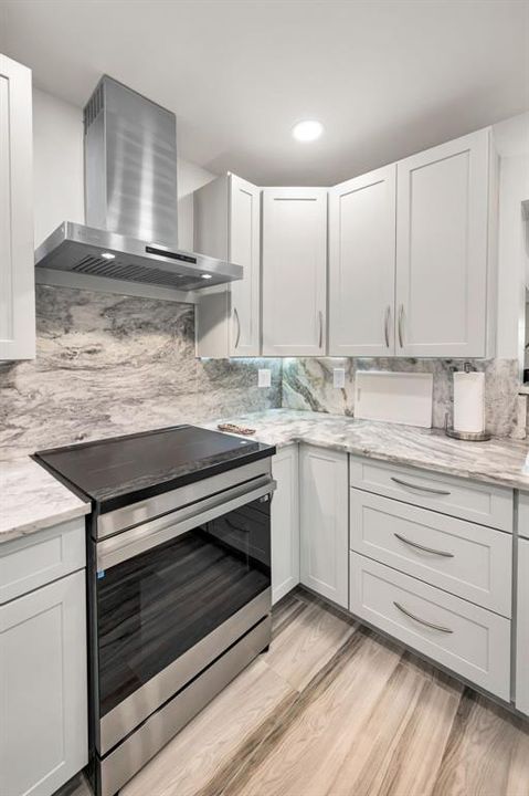 For Sale: $1,795,000 (3 beds, 2 baths, 2496 Square Feet)