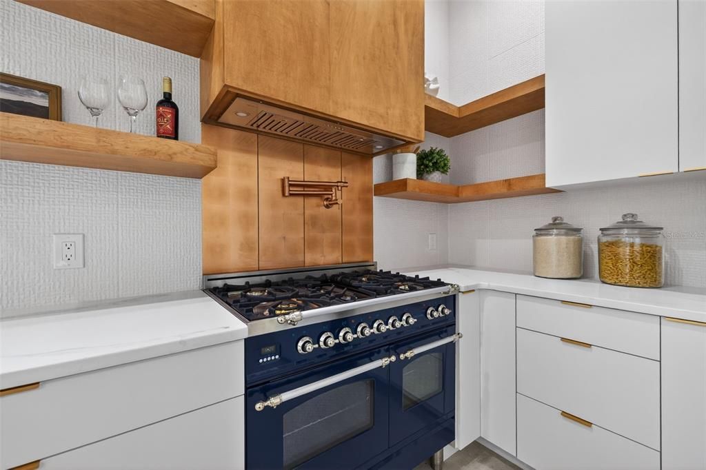 For Sale: $2,495,000 (4 beds, 4 baths, 3994 Square Feet)