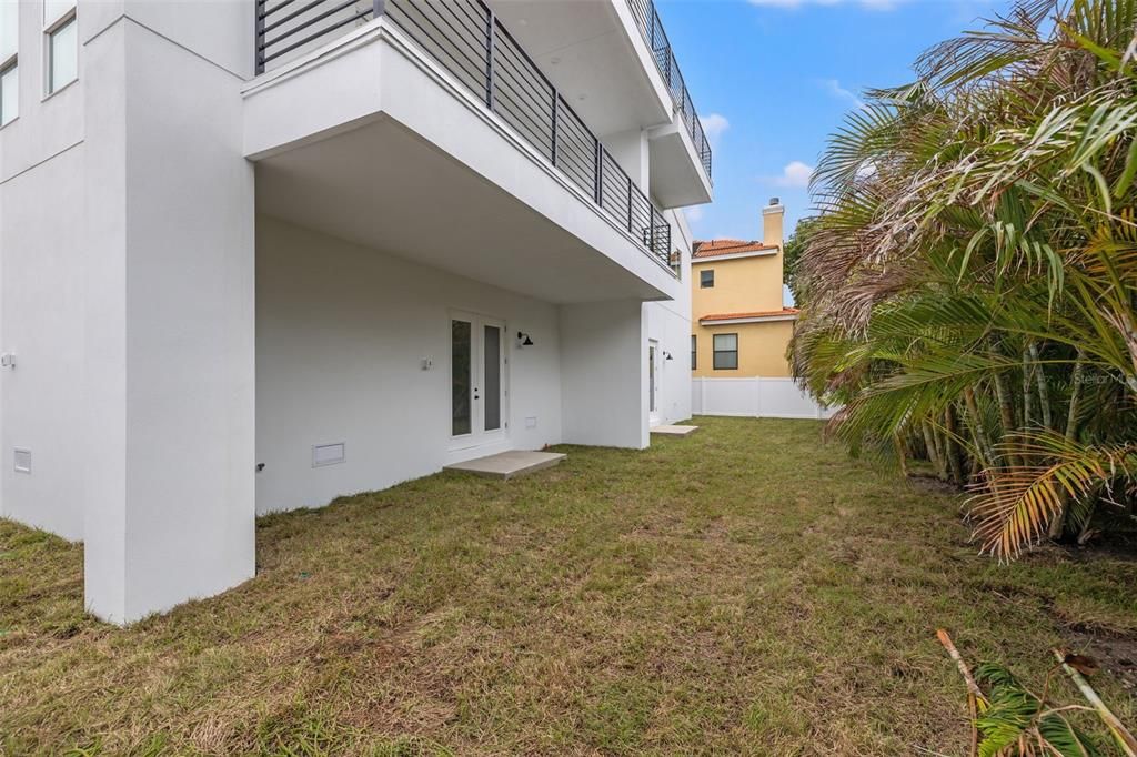 For Sale: $2,495,000 (4 beds, 4 baths, 3994 Square Feet)