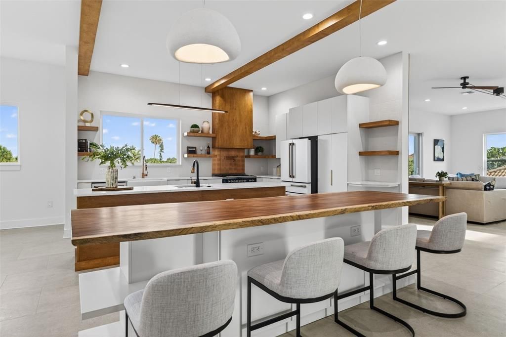 For Sale: $2,495,000 (4 beds, 4 baths, 3994 Square Feet)
