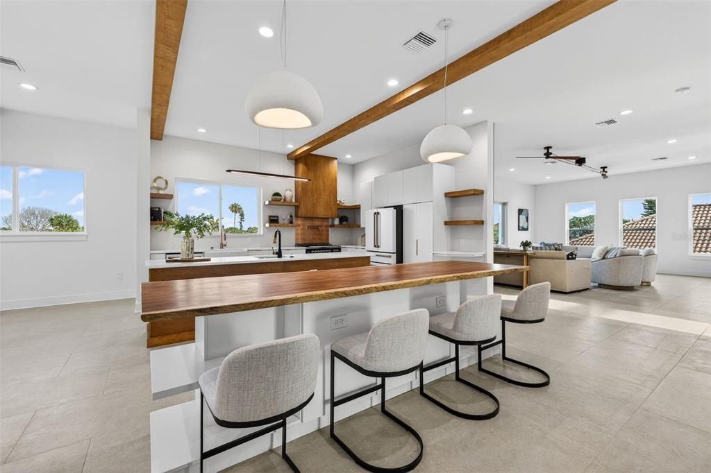 For Sale: $2,495,000 (4 beds, 4 baths, 3994 Square Feet)