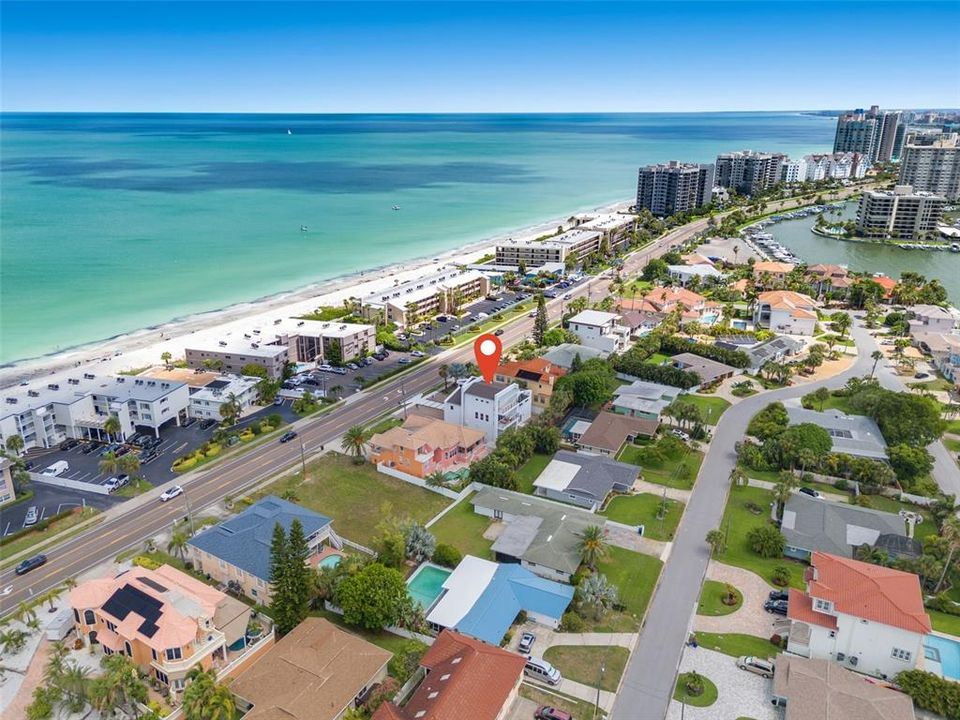 For Sale: $2,495,000 (4 beds, 4 baths, 3994 Square Feet)