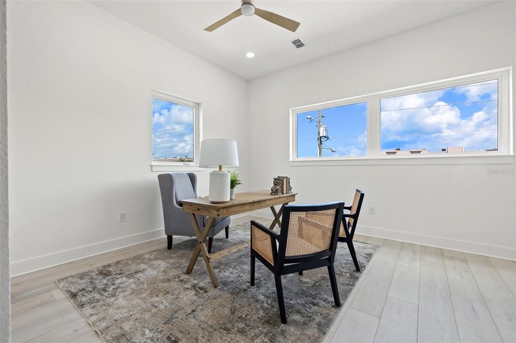 For Sale: $2,495,000 (4 beds, 4 baths, 3994 Square Feet)