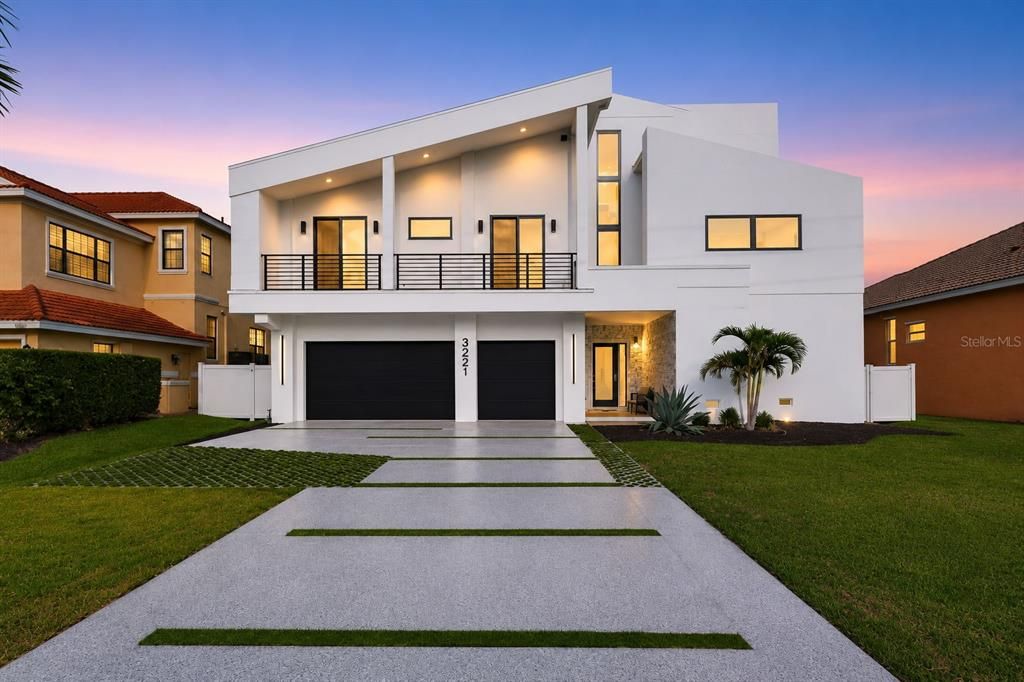 For Sale: $2,495,000 (4 beds, 4 baths, 3994 Square Feet)