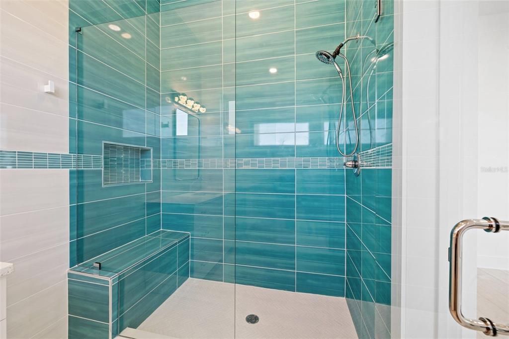 For Sale: $2,495,000 (4 beds, 4 baths, 3994 Square Feet)