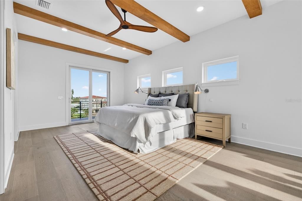 For Sale: $2,495,000 (4 beds, 4 baths, 3994 Square Feet)