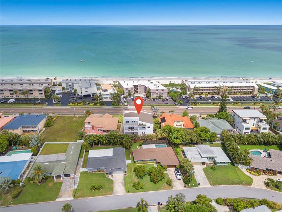 For Sale: $2,495,000 (4 beds, 4 baths, 3994 Square Feet)