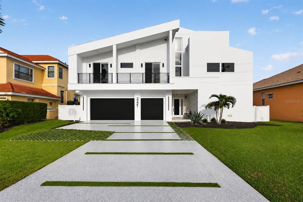 For Sale: $2,495,000 (4 beds, 4 baths, 3994 Square Feet)