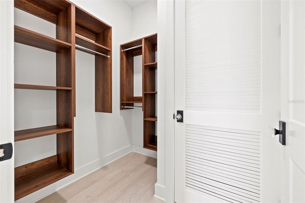 For Sale: $2,495,000 (4 beds, 4 baths, 3994 Square Feet)