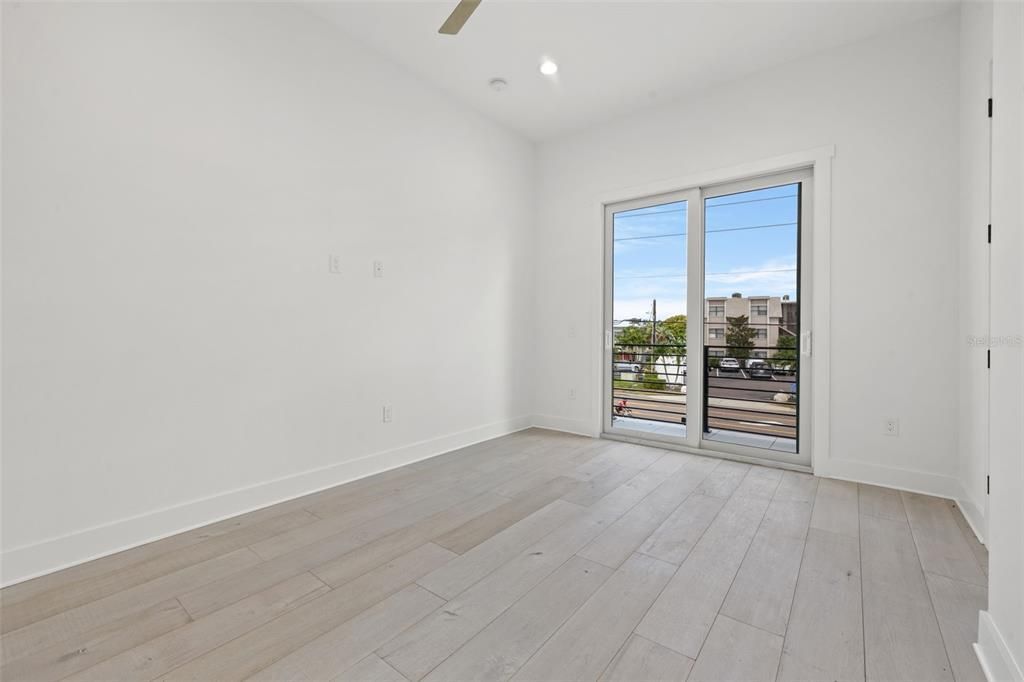 For Sale: $2,495,000 (4 beds, 4 baths, 3994 Square Feet)
