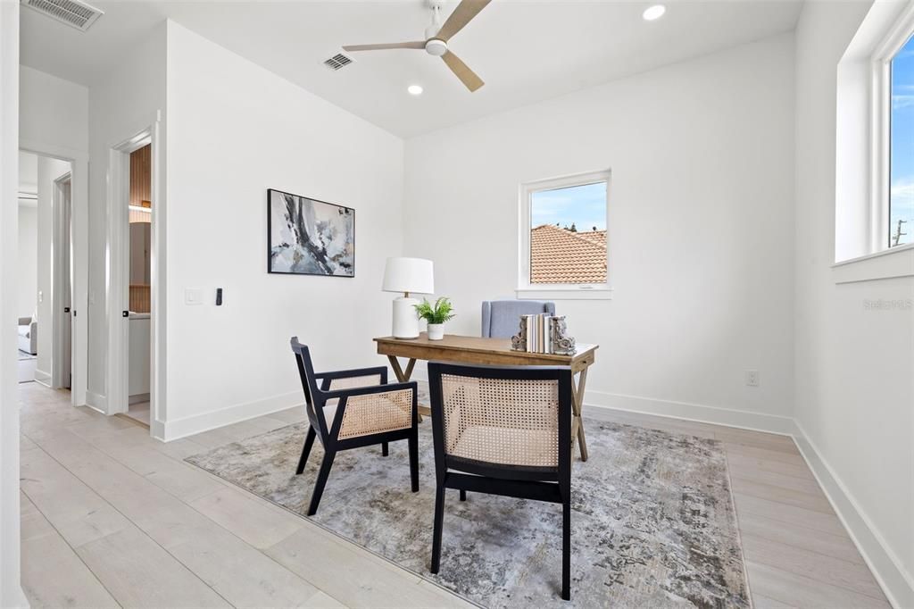 For Sale: $2,495,000 (4 beds, 4 baths, 3994 Square Feet)