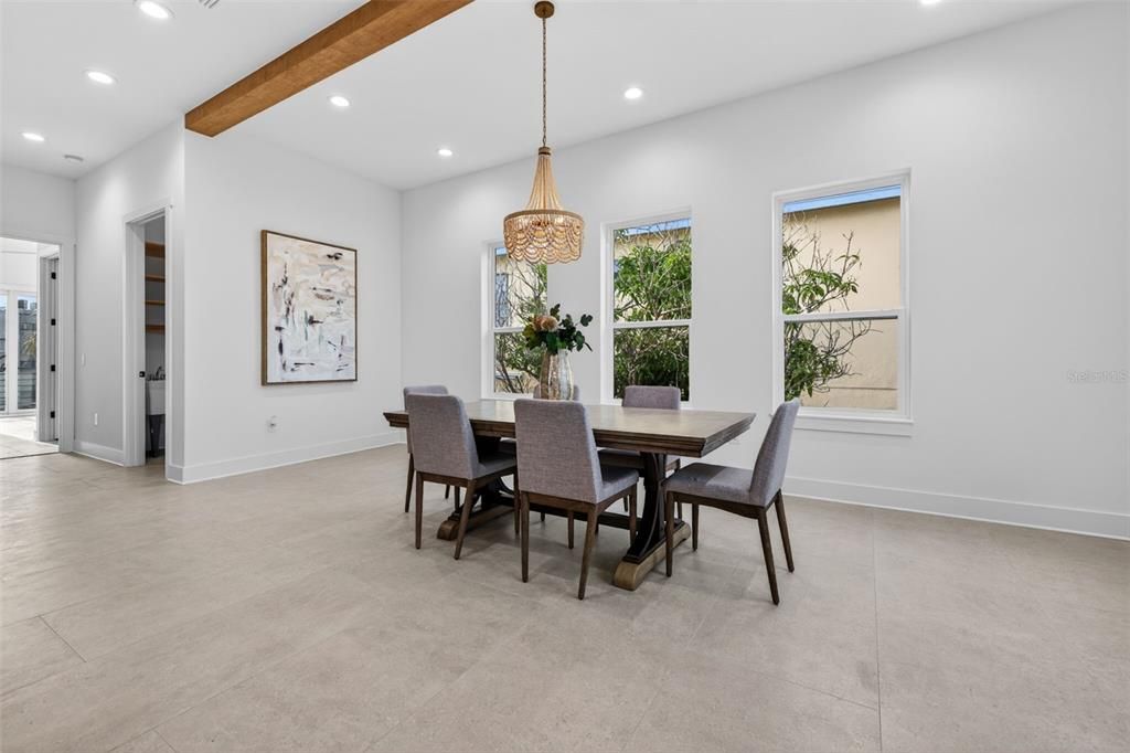For Sale: $2,495,000 (4 beds, 4 baths, 3994 Square Feet)
