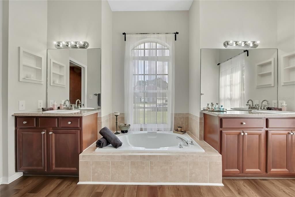 For Sale: $424,900 (3 beds, 2 baths, 1989 Square Feet)