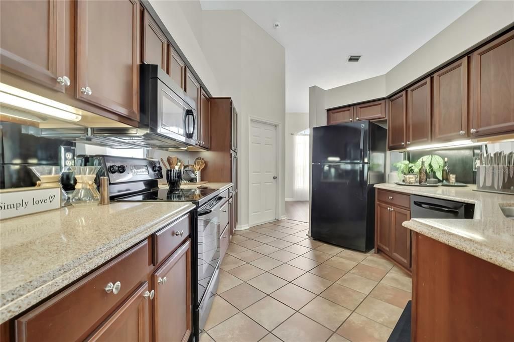 For Sale: $424,900 (3 beds, 2 baths, 1989 Square Feet)