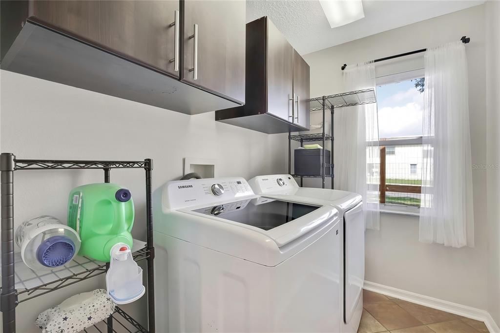 For Sale: $424,900 (3 beds, 2 baths, 1989 Square Feet)
