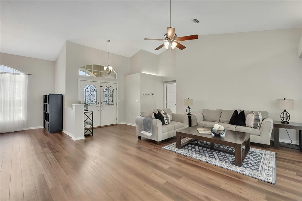 For Sale: $424,900 (3 beds, 2 baths, 1989 Square Feet)