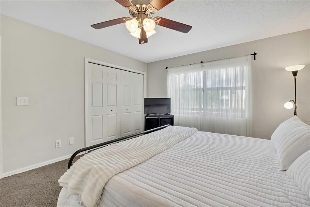 For Sale: $424,900 (3 beds, 2 baths, 1989 Square Feet)