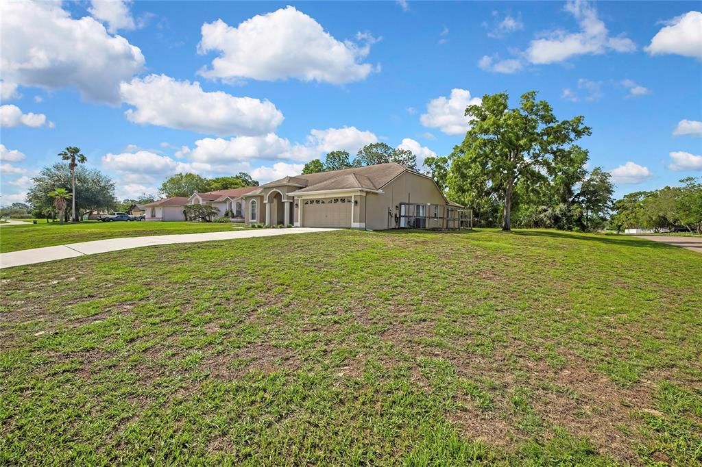 For Sale: $424,900 (3 beds, 2 baths, 1989 Square Feet)