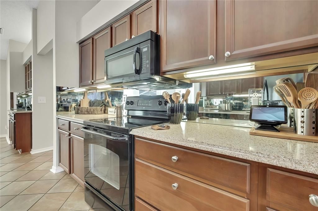 For Sale: $424,900 (3 beds, 2 baths, 1989 Square Feet)
