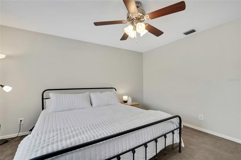 For Sale: $424,900 (3 beds, 2 baths, 1989 Square Feet)