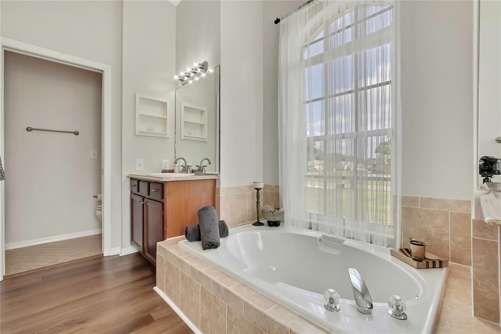 For Sale: $424,900 (3 beds, 2 baths, 1989 Square Feet)