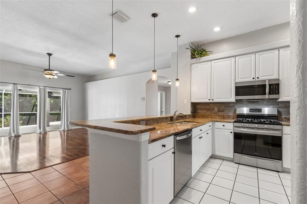 For Sale: $569,900 (4 beds, 2 baths, 2008 Square Feet)