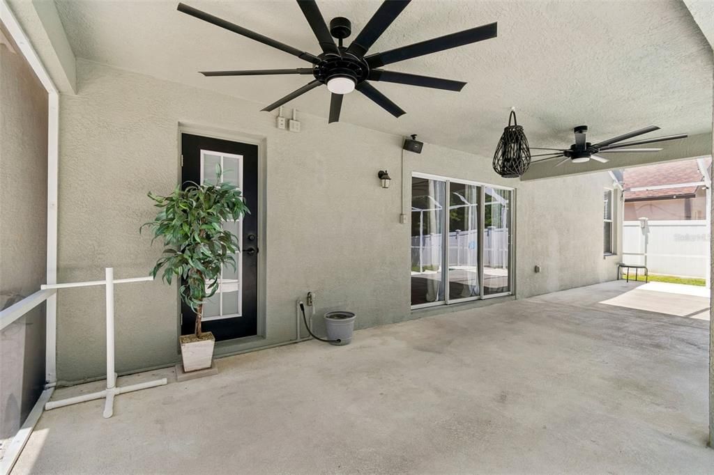 For Sale: $569,900 (4 beds, 2 baths, 2008 Square Feet)