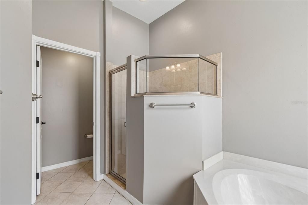 For Sale: $569,900 (4 beds, 2 baths, 2008 Square Feet)