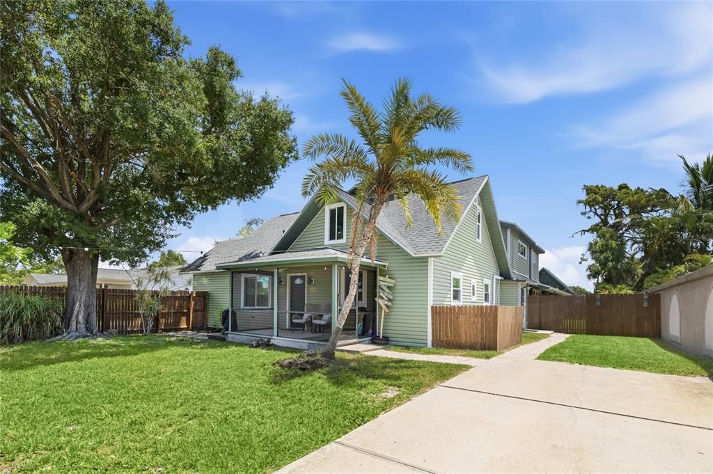 En Venta: $1,590,000 (6 camas, 5 baños, 3716 Pies cuadrados)