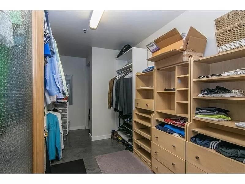 For Rent: $4,600 (2 beds, 2 baths, 1631 Square Feet)