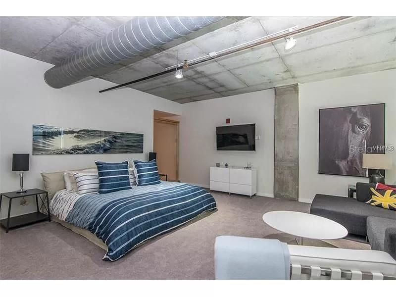 For Rent: $4,600 (2 beds, 2 baths, 1631 Square Feet)