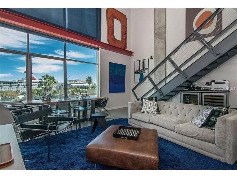 For Rent: $4,600 (2 beds, 2 baths, 1631 Square Feet)