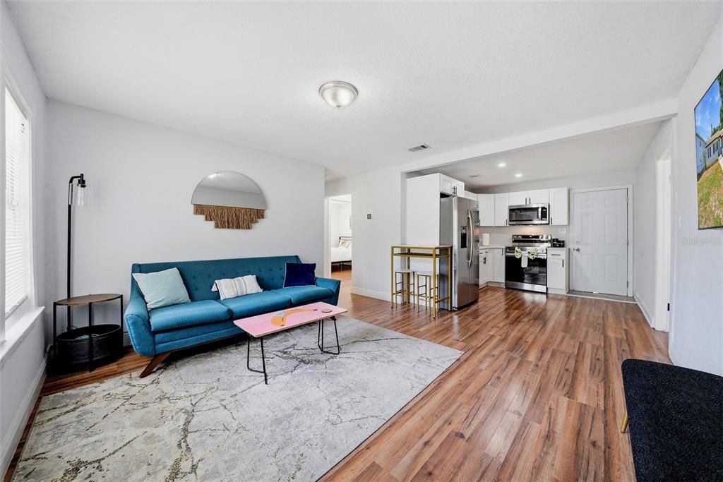 En Venta: $389,900 (3 camas, 2 baños, 852 Pies cuadrados)