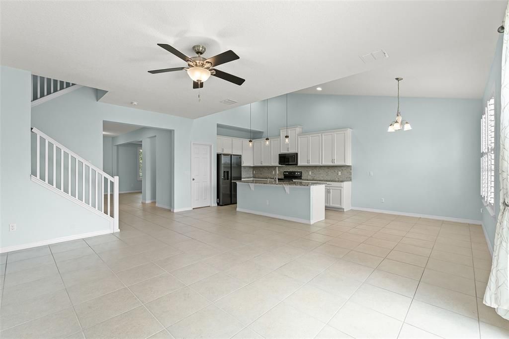 For Rent: $2,795 (4 beds, 2 baths, 2642 Square Feet)