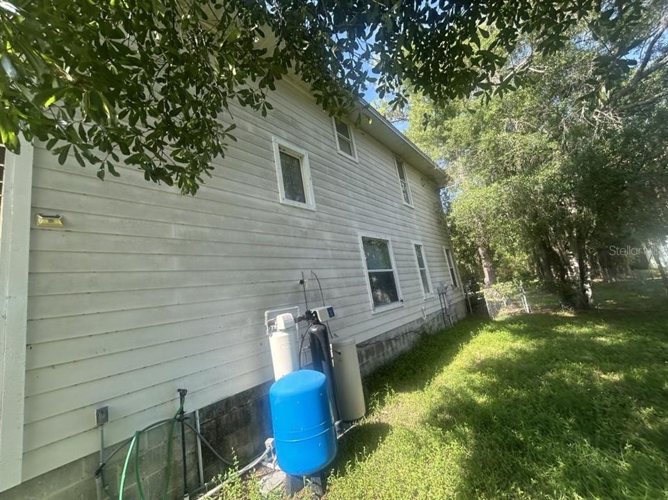 For Sale: $384,900 (3 beds, 3 baths, 2430 Square Feet)