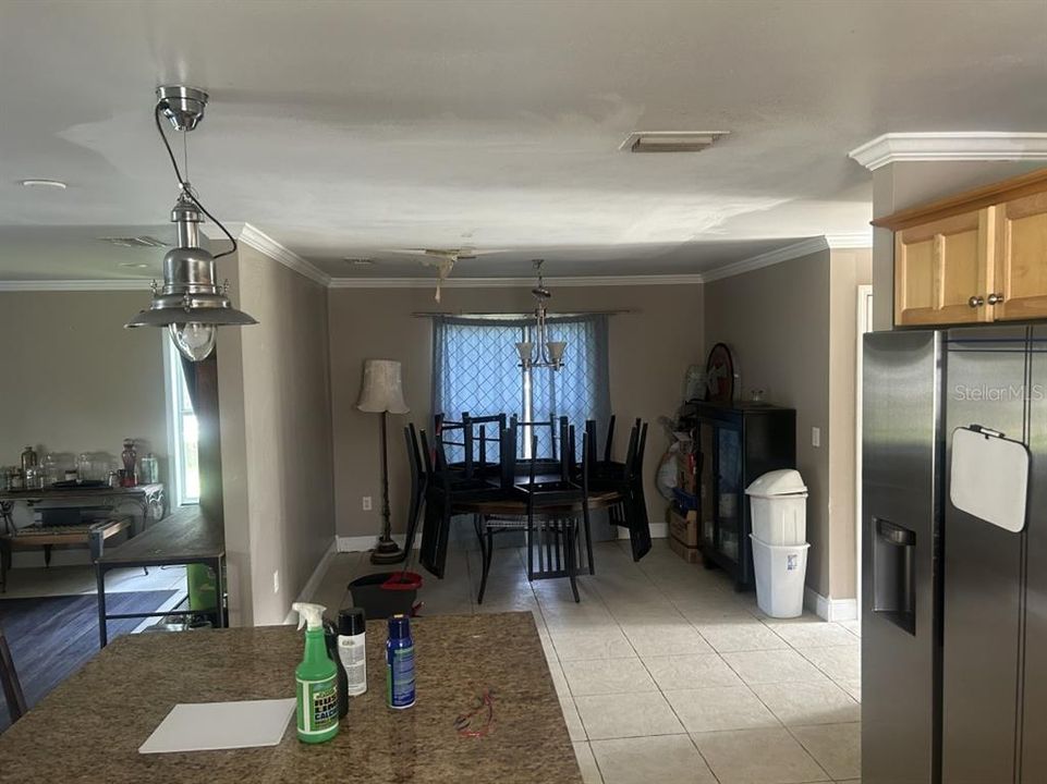 For Sale: $384,900 (3 beds, 3 baths, 2430 Square Feet)