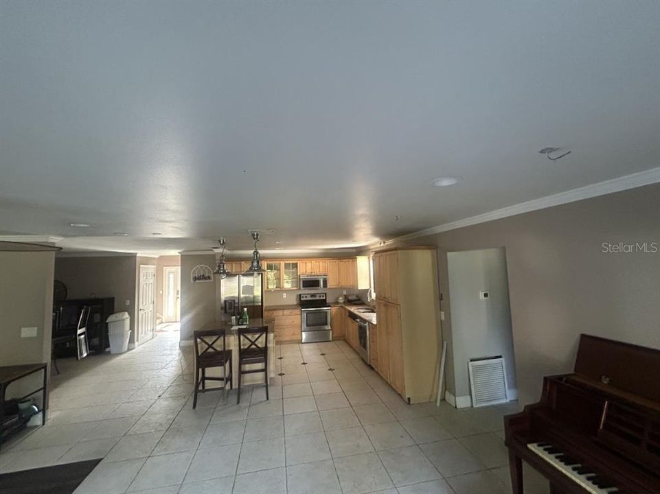 For Sale: $384,900 (3 beds, 3 baths, 2430 Square Feet)